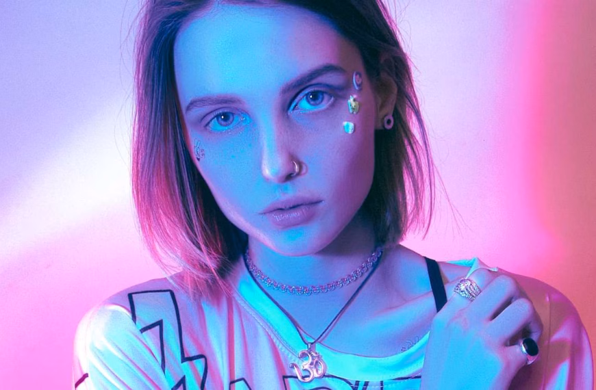 Clooney Swaps Vintage For Dazzling Eco…